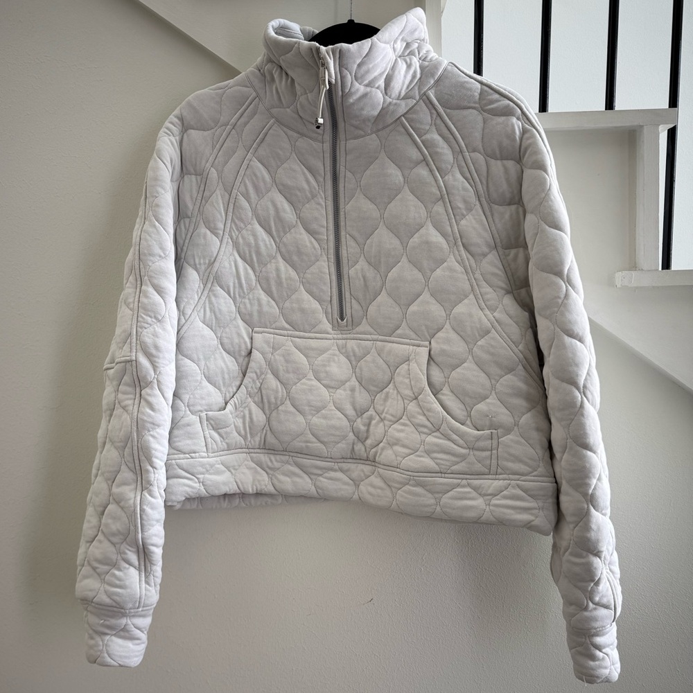 Lululemon Women's Quilted pullover